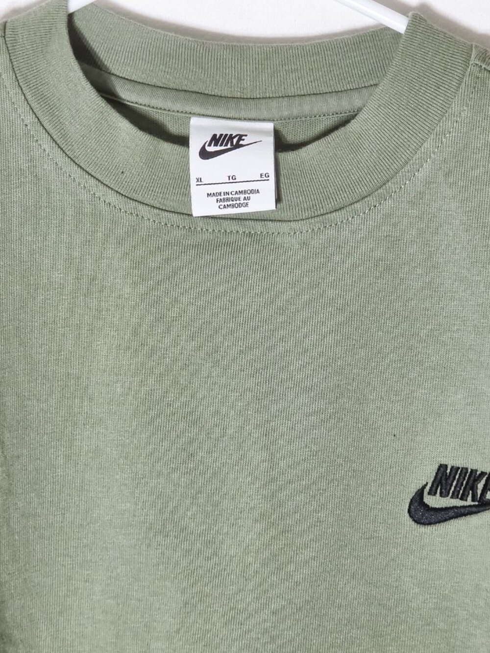 Nike XL Green Cropped Tshirt Womens Sportswear - Picture 3 of 5